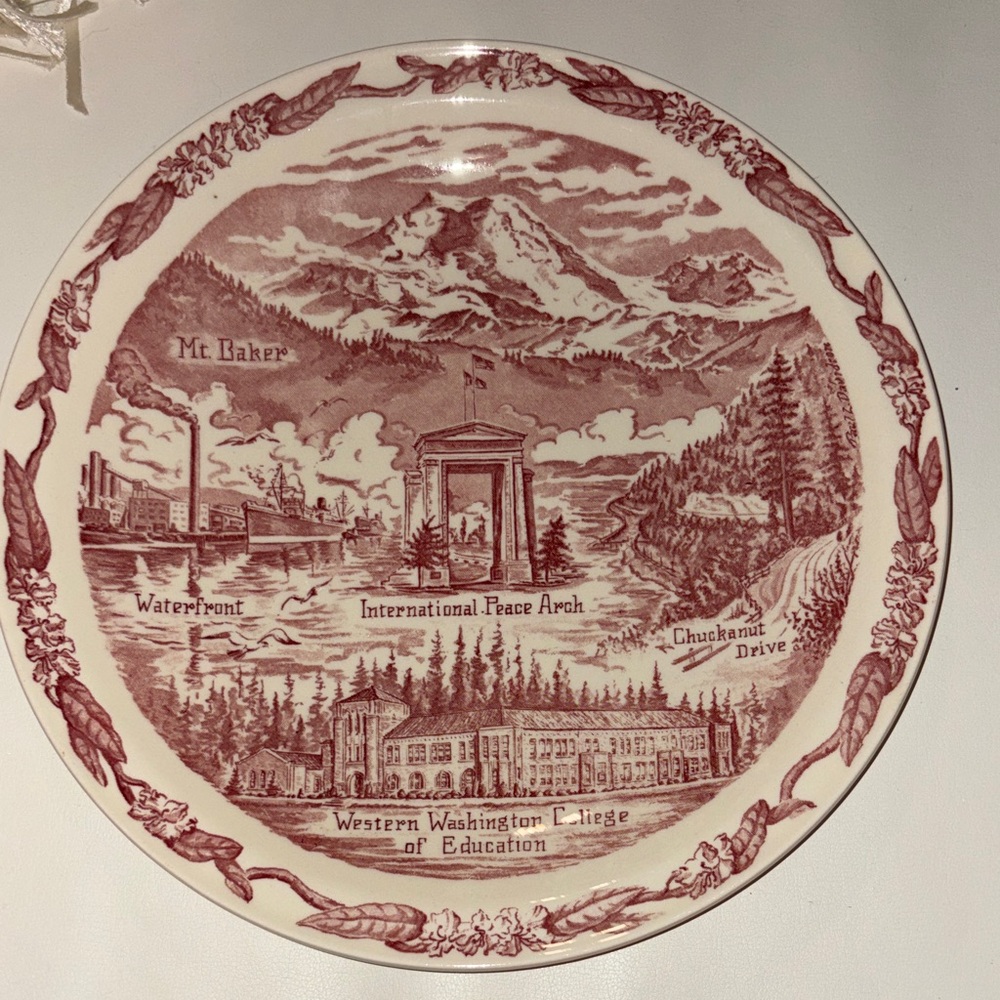 🇺🇸WWU:  Vintage Western Washington College of Education Souvenir Plate